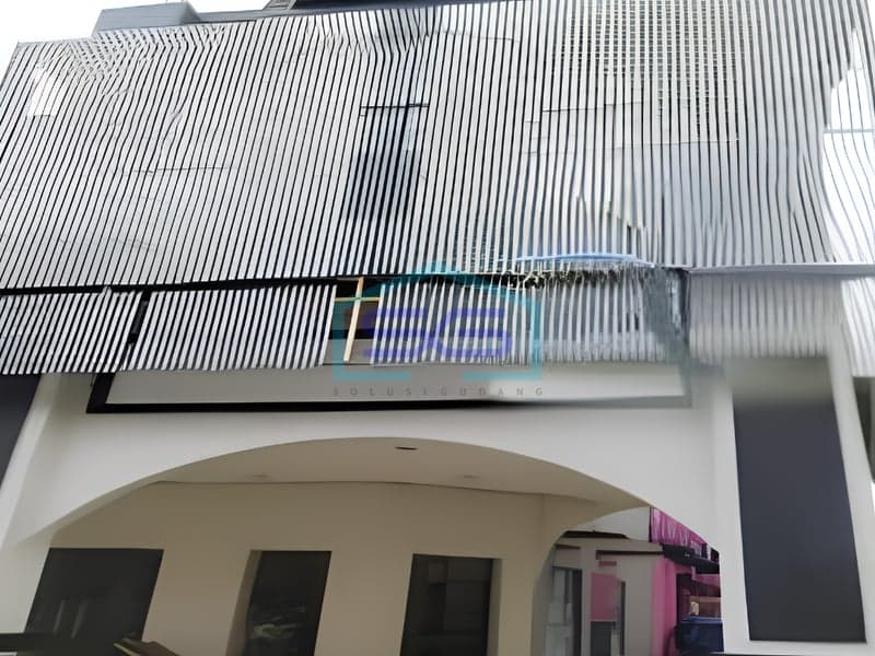 Strategic Shophouse for Rent in Cibubur Bekasi West Java Building Area 150 m²