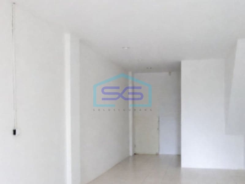Dijual Ruko Luas Bangunan 200 m² Lokasi Strategis Lokasi di Kebon Jeruk Jakarta Barat