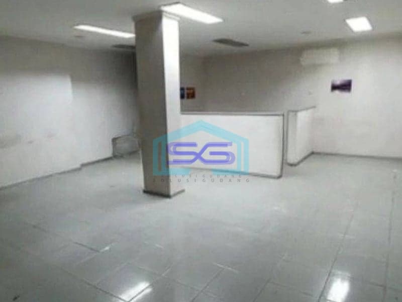 Disewakan Ruko 3,5 Lantai Gandeng 2, di Pertokoan Tanah Abang Jakarta Pusat