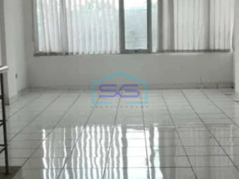 出租商店住宅，位于西爪哇省万隆市科波的特鲁桑科波主干道，建筑面积150平方米