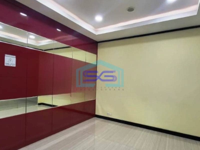 Disewakan Kantor Luas Bangunan 251 m² Lokasi Tanjung Duren Jakarta Barat