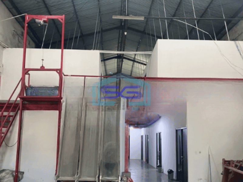 Dijual Gudang Luas Tanah 568 m2 Lokasi Margomulyo Surabaya