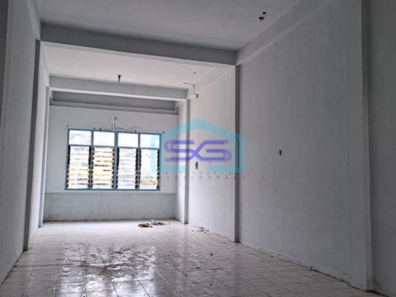 Disewakan Ruko Strategis di Jalan Abdul Rozak Palembang Akses Gampang LB 150m2