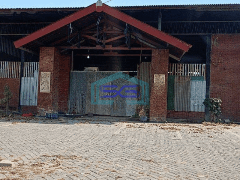 Disewakan Bangunan ex Resto di Kediri Ruang Usaha LT 899m2