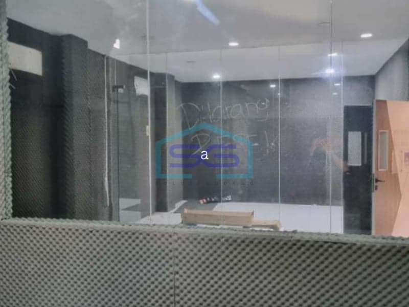 For Sale: Shop House on Boulevard Raya, Kelapa Gading, North Jakarta, Building Area 680 m²