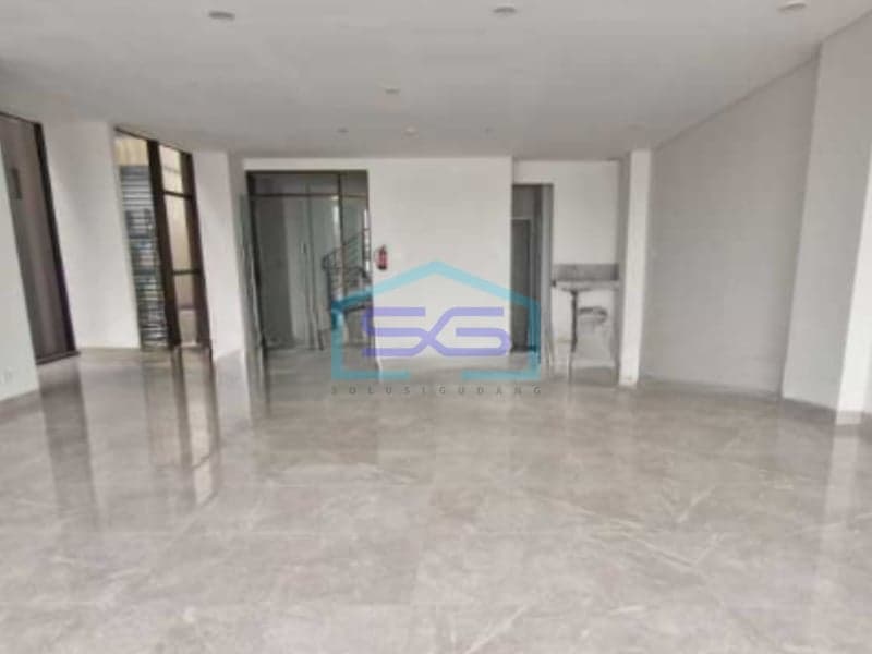 Dijual Ruko Luas Tanah 180 m² Lokasi di Bebas Banjir Siap Huni di Tangerang