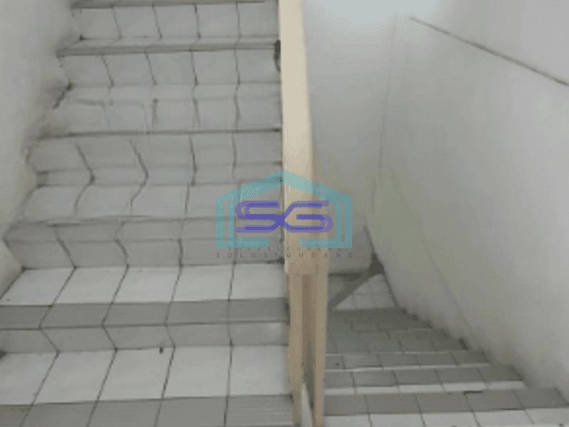 Disewaakan Ruko Luas Bangunan  180 m² di Tambora Jakarta Barat