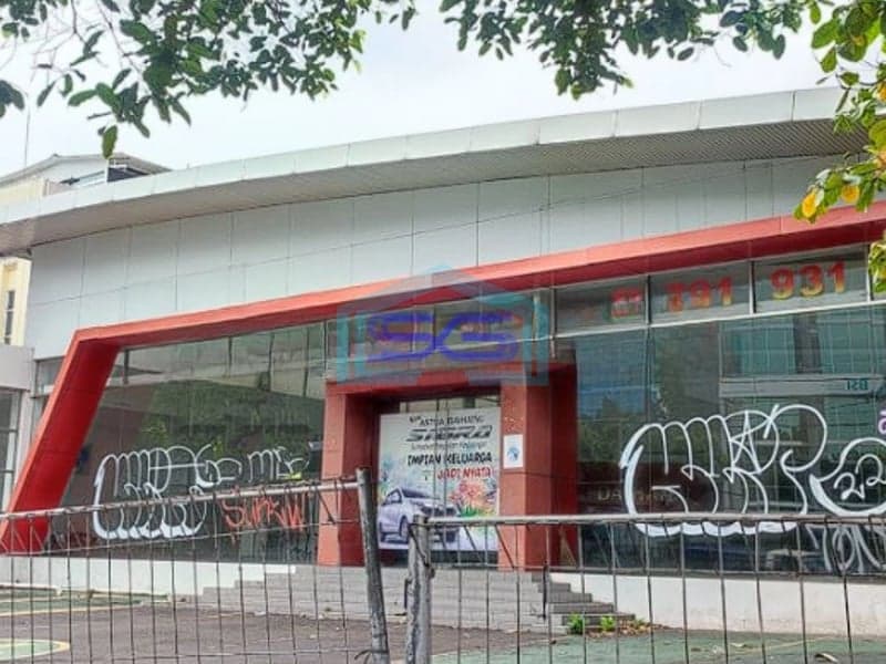 Dijual Gedung Ex. Showroom di Mampang Prapatan Jakarta Selatan LB 900m2