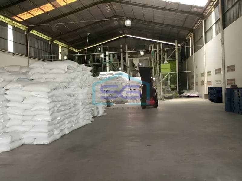 中爪哇克拉滕战略性即用型仓库出售，占地面积 2500 平方米