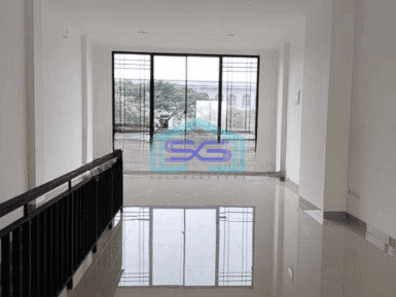 Disewakan Ruko Baru Green lake Full 3 Lantai Jakarta Barat