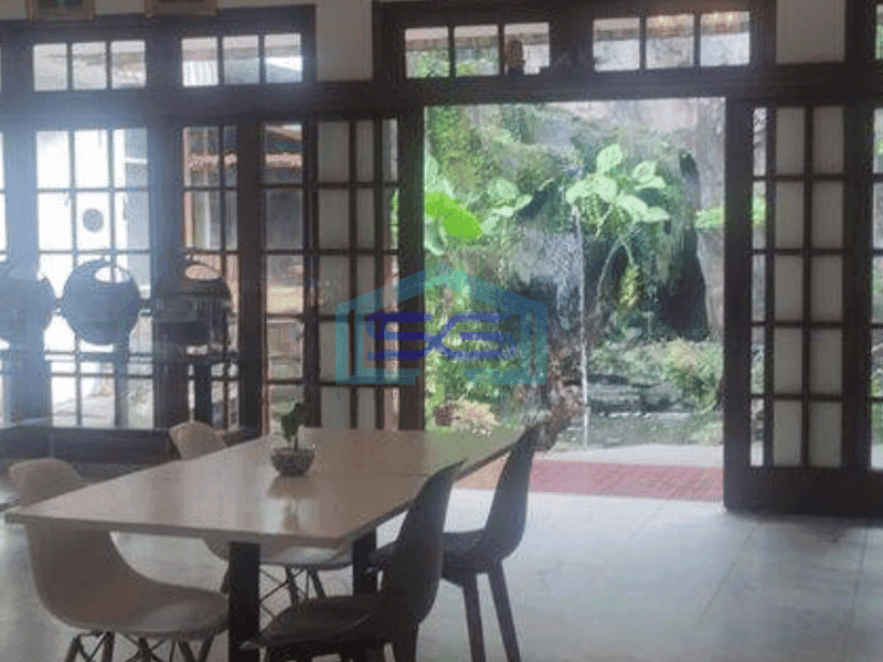 Disewakan Ruko Cocok Untuk Usaha Parkiran 8mobil di Pinggir Jalan Tebet Jakarta Selatan