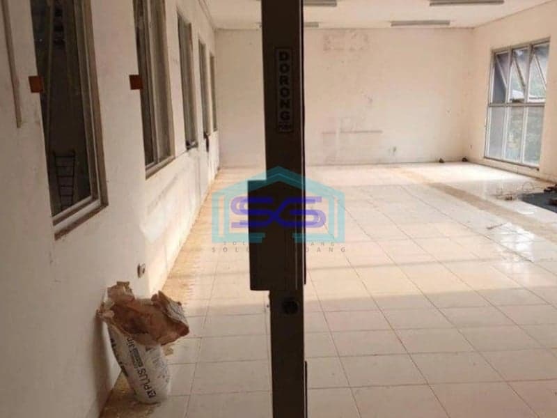 Disewakan Gudang Luas Bangunan 1300m2 Di Kawasan Industri Delta Silicon Cikarang
