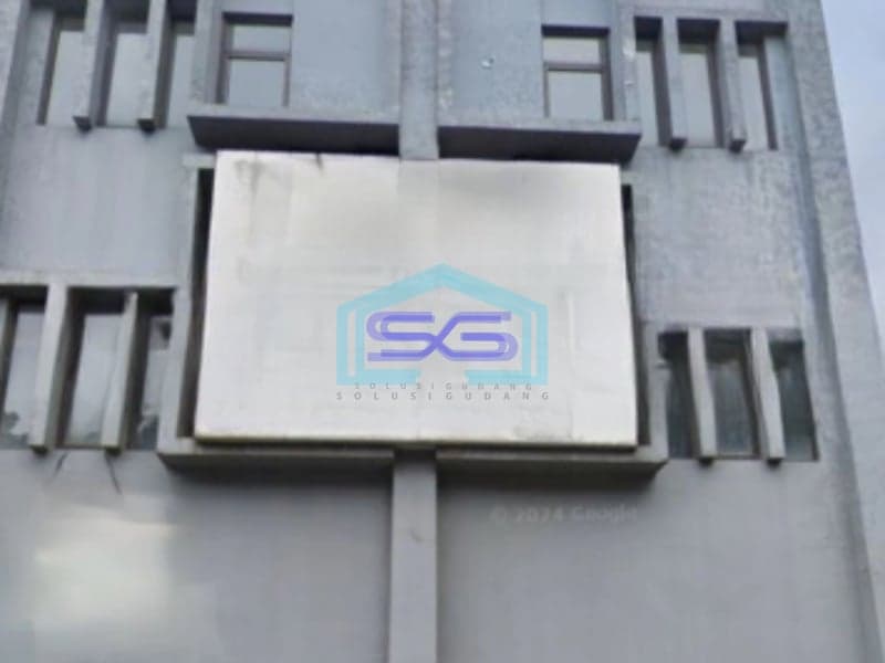 Disewakan Ruko 3 Lantai Luas Bangunan  483 m² Lokasi Taman Royal Tangerang
