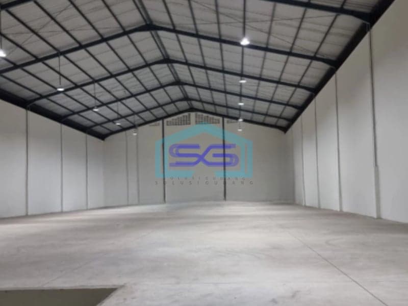 Disewakan Gudang Ada Loading Dock Luas Tanah 1500 m² Lokasi Semarang