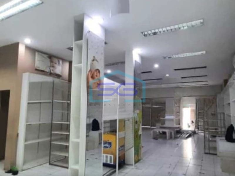 Disewakan Ruko Lokasi Strategis di Taman Kopo Indah 2, Bandung LB 250 m²