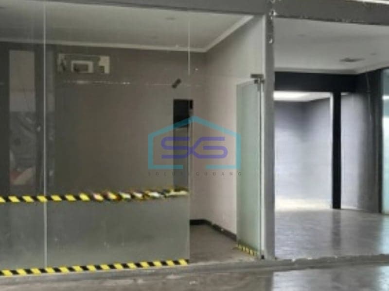 Disewakan Ruang Usaha Luas Bangunan 992 m² Siap Huni di Jakarta Selatan