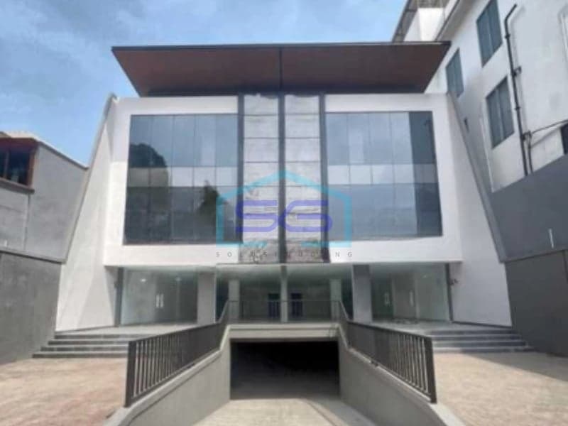 Dijual Kantor Lokasi Strategis di Jakarta Timur Luas Bangunan 1.600 m²