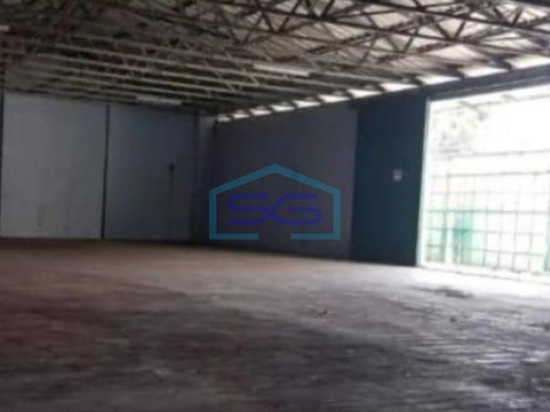 出租：位于西爪哇卡林金萨特里亚拉亚地区的良好状况仓库，建筑面积 360 平方米