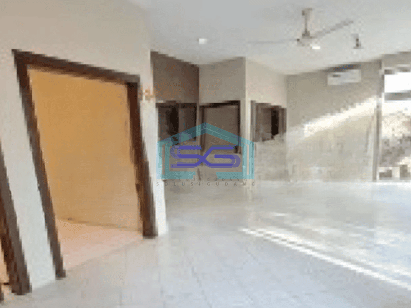 Disewakan Ruang Usaha Luas Bangunan 200 m2 Lokasi Strategis di Surabaya Kota