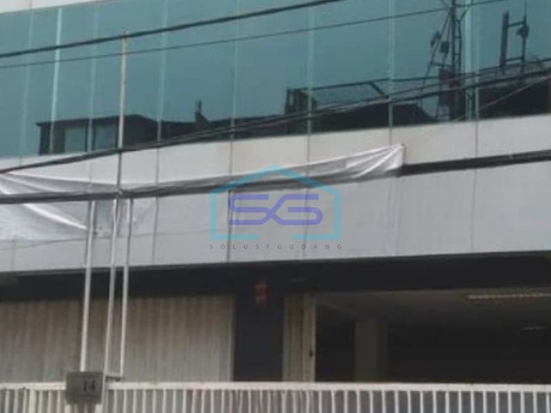 Disewakan Kantor Lokasi Strategis di Fatmawati, Jakarta Selatan LB 641 m²