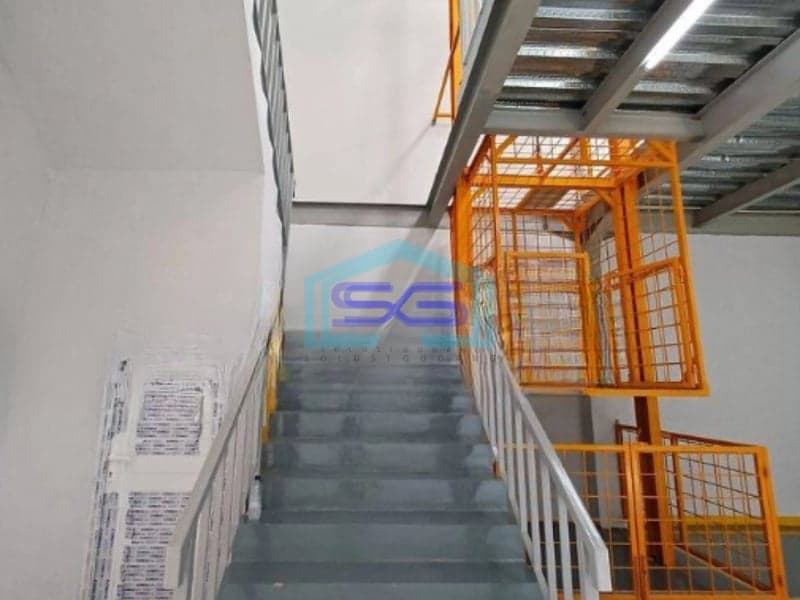Disewakan Gudang Ada Lift Barang Luas Bangunan  687 m² di Kalideres Jakarta Barat