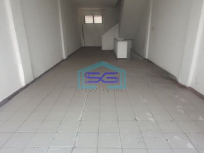 Disewakan Ruko Luas Bangunan  300 m² Lokasi di Pluit Jakarta Utara
