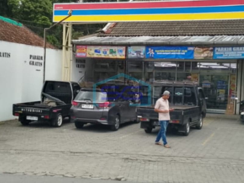For Sale Shophouse in Jumoyo, Magelang Land Size 400 sqm