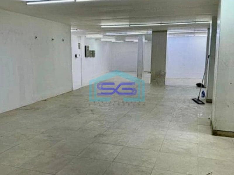 Disewakan Gedung Strategis Komersial Siap Pakai Jakarta Pusat LB 700m2