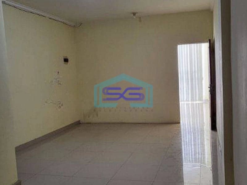 Disewakan cepat Ruko 3 Lantai di Pinggir Jalan Raya di Kalideres Jakarta Barat LB 200m2