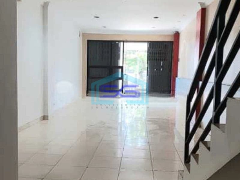 Disewakan Ruko Strategis 3 Lantai, di Sayap Riau Bandung Tengah Kota LB 120m2