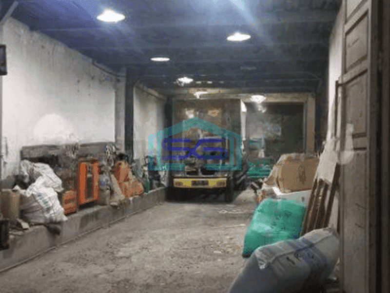 Disewakan Ruko 2 Lantai di Abdulrahman Saleh, Semarang LB 700m2 SHM