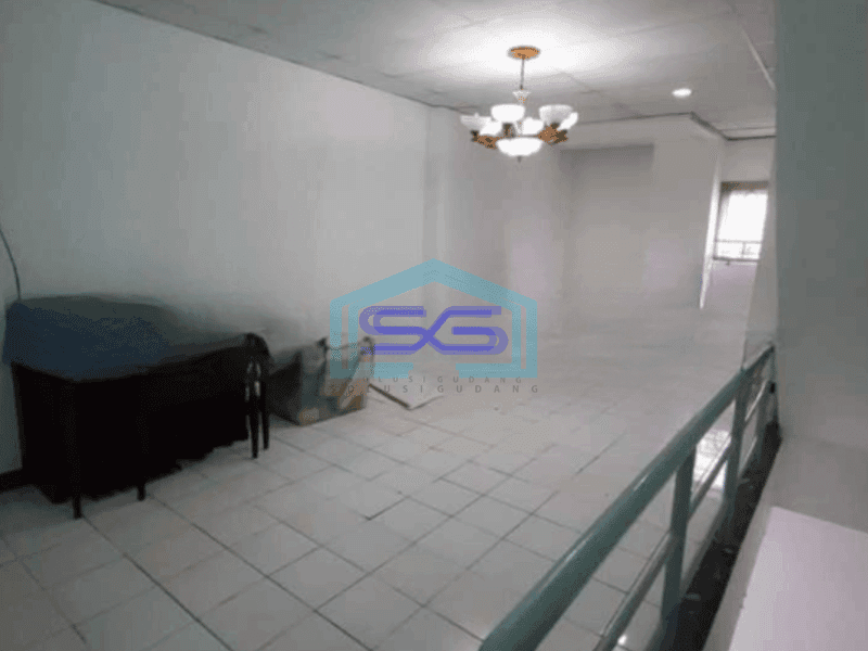 Dijual Cepat Ruko Luas Bangunan 240 m² di Cempaka Mas Jakarta Pusat