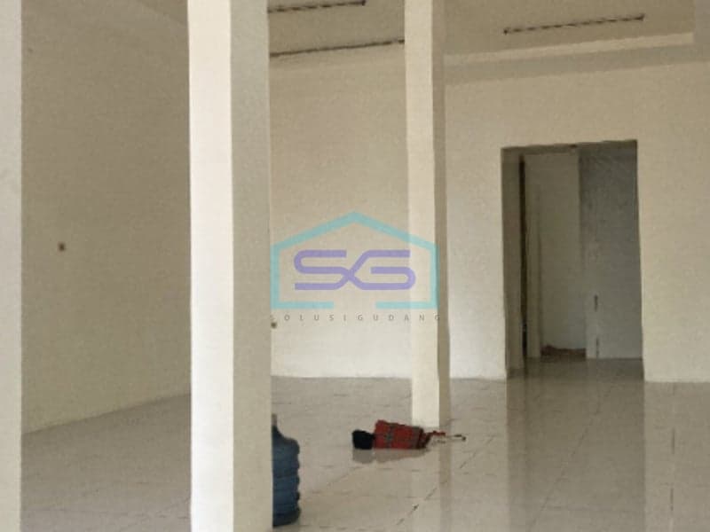 Disewakan Ruko 3 Lantai Luas Bangunan 180 m² Lokasi di Jakarta Timur
