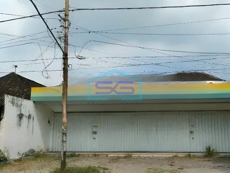 Shophouse for Rent Strategic Location Building Area 244 m² in Kediri East Java