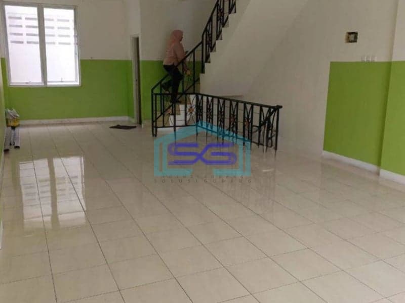 Disewakan Ruko Strategis 3 Lt Jalan Utama di Bulevard Hijau Harapan Indah Bekasi