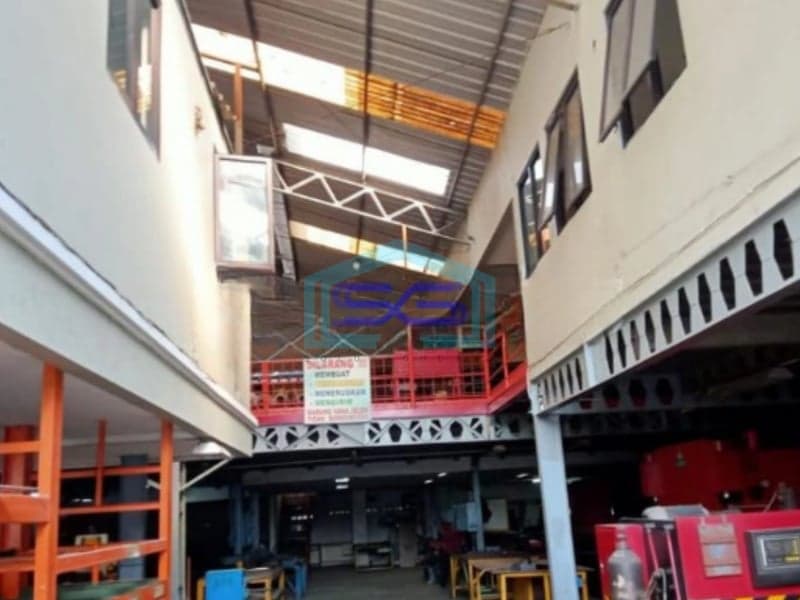 Dijual Pabrik Lokasi di kavling DPR Cipondoh Tangerang Luas Bangunan 2500m2