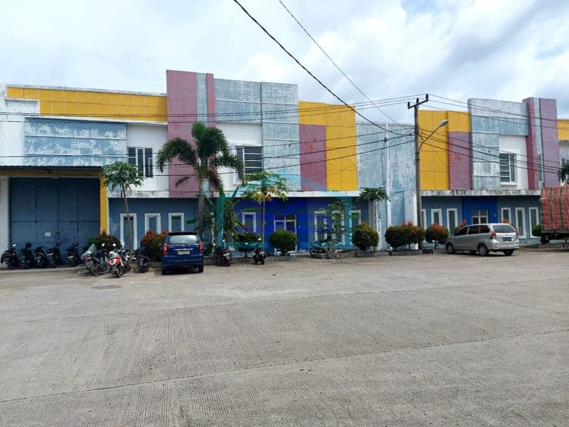 Disewakan 2 Gudang Besar Komplek Pergudangan Banyuasin, Sumatera Selatan Luas Bangunan 874m2