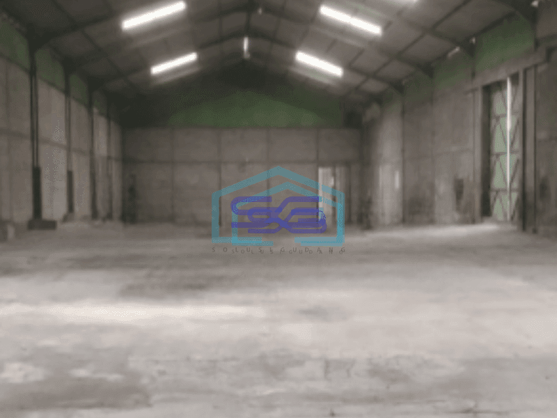 Disewakan Gudang Raya Margomulyo Siap Dipakai Ada Air Sumur Luas Bangunan 8000 m²