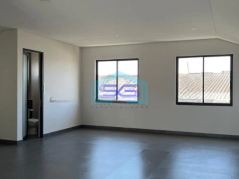 Disewakan Ruko Baru Dan Bagus Sekali 3,5 Lantai Di Otista Bandung LB 740m2