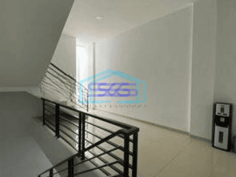 Disewa Ruko Gandeng , 3,5 lantai, di Pluit/Muara Karang