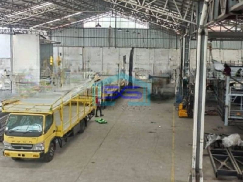 Dijual Pabrik Luas Bangunan 2282 m2 Lokasi Bebas Banjir di Cibinong Bogor