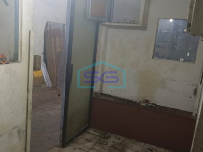 出售：位于雅加达西部阿森雷杰斯汽车零部件中心战略位置的店屋（土地面积184平方米）