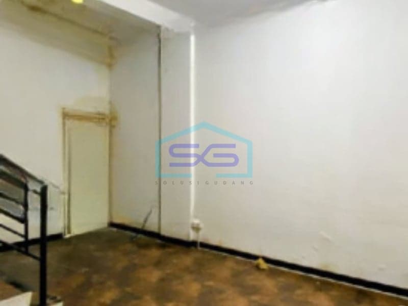 Disewakan Ruko Luas Bangunan 160 m² Lokasi di Jakarta Selatan
