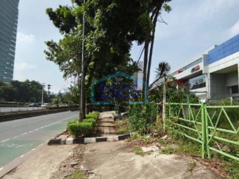 Office for Sale Former Dealer Strategic Location in Slipi, West Jakarta Building Area 900 sqm