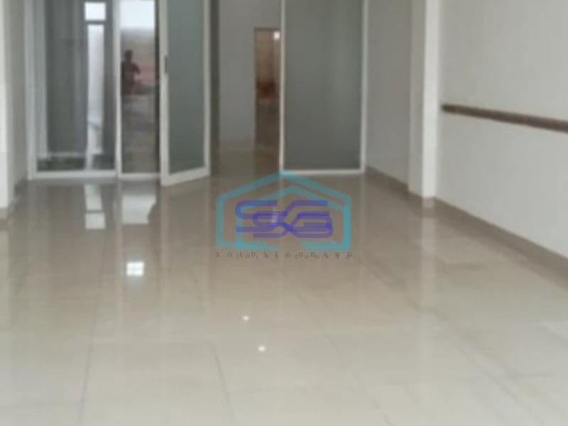 Disewakan Ruko Luas Bangunan 220 m² Lokasi Bebas Banjir di Tangerang Selatan