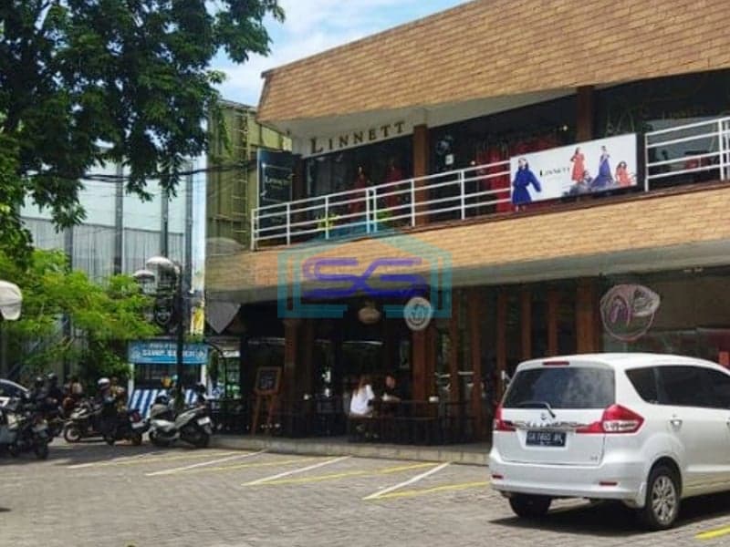 Disewakan Ruko Ex Cafe di Pusat Keramaian Kerobokan Bali Luas 200m2