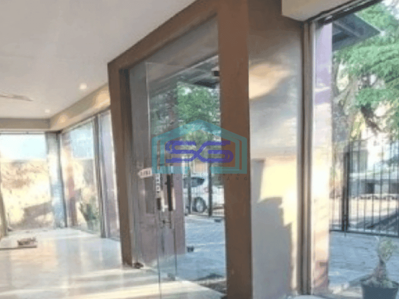 Disewakan Ruang Usaha Luas Bangunan 200 m2 Lokasi Strategis di Surabaya Kota