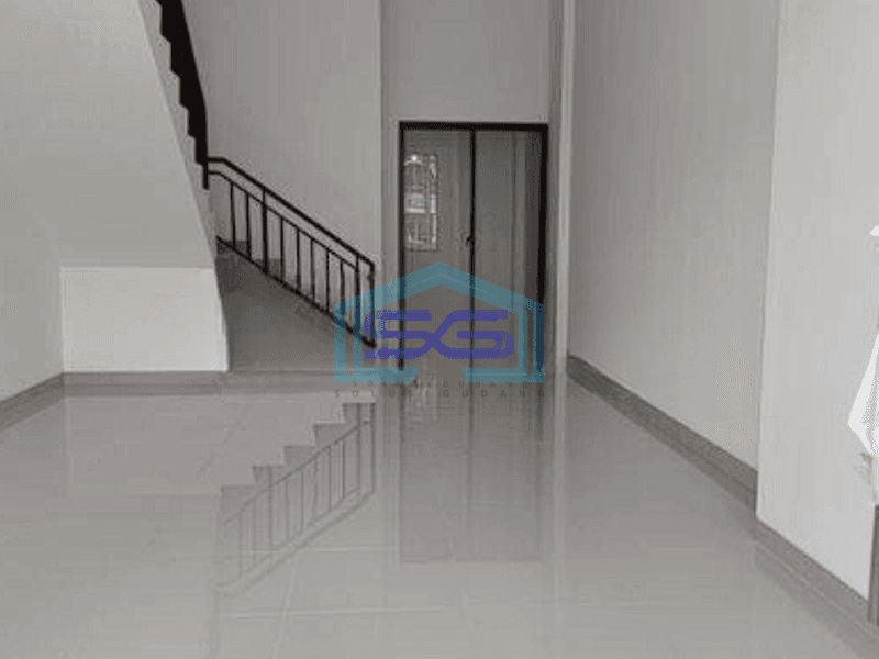 Disewakan Ruko Baru Green lake Full 3 Lantai Jakarta Barat