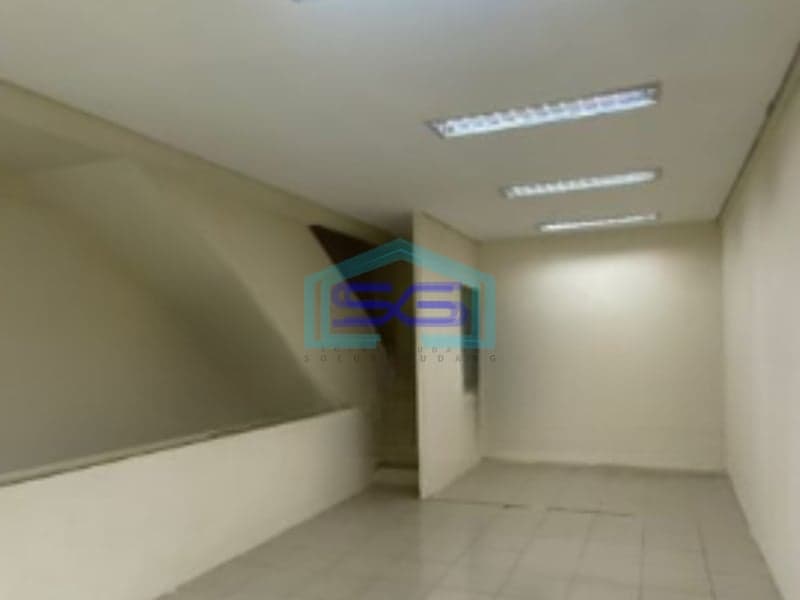 Disewakan Ruko Luas Bangunan 290 m² Lokasi Bebas Banjir di Jakarta Selatan