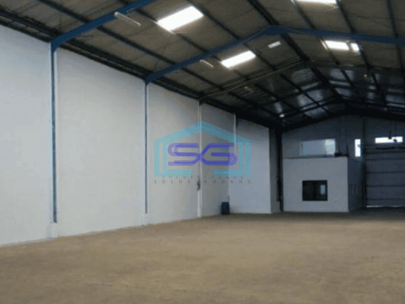 Disewakan Gudang Siap Pakai Luas Tanah 600 m² Ada Kantor di Setu Tangerang Selatan